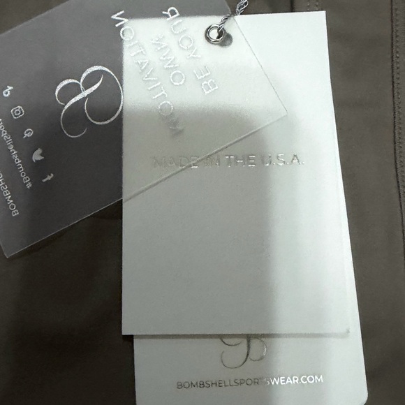 Bombshell Seamless Ruched Front Sports Bra - Brown - Picture 5 of 6